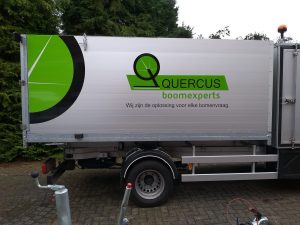 noord belettercus Eelde- bus met full colour - richtprijs 695,-ring Quercus auto met groot logo Eelde prijs op aanvraag